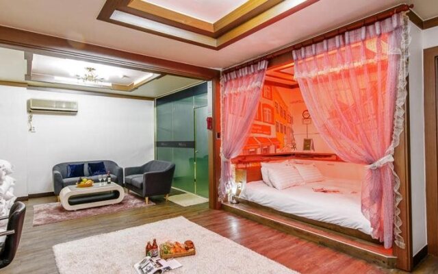 MK Hotel