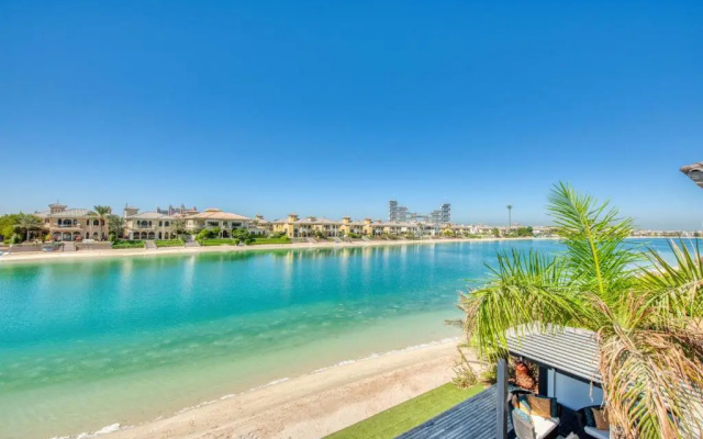 Maison Privee - Glamourous Beachfront Villa on The Palm w/ Pool