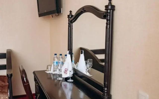 Sherwood Hotel