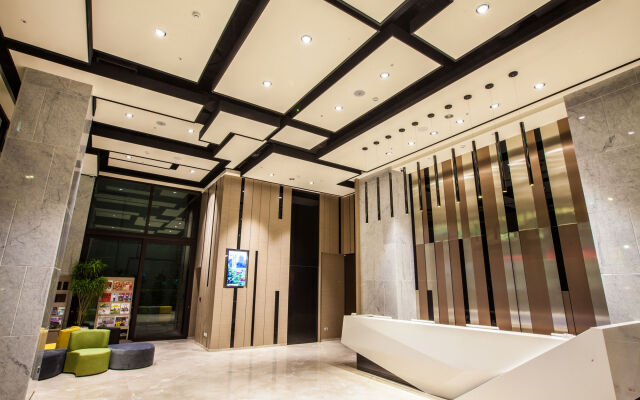 Holiday Inn Express Kaohsiung Love River by IHG