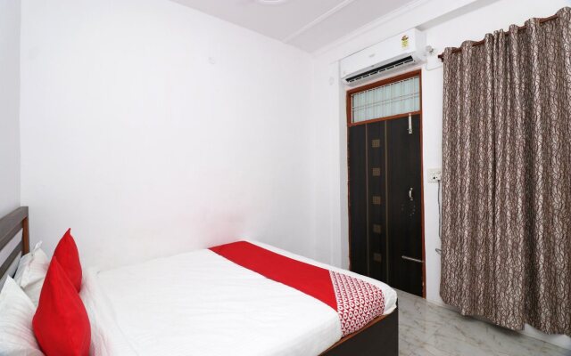 Oyo 18395 Star Palace