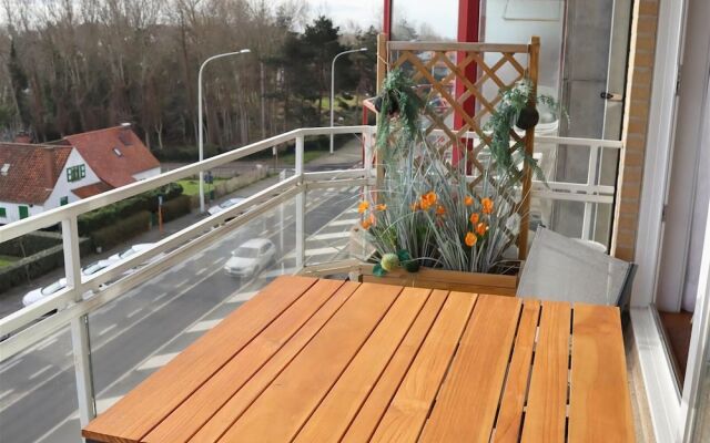 Apartment in Nieuwpoort Near Sandy Beaches