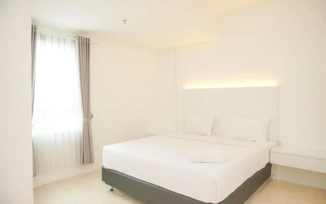 Modern And Homey 2Br At Mt Haryono Square Apartment