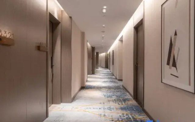 World Hotel (Qingdao Stone Old Beach International Convention and Exhibition Center)