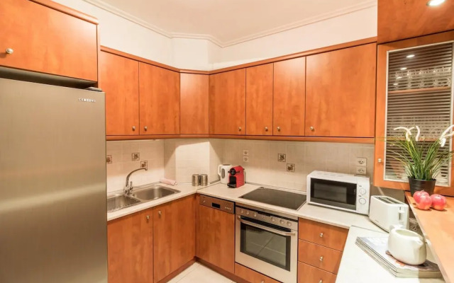 3 Bedroom apt in Athens With Acropolis View
