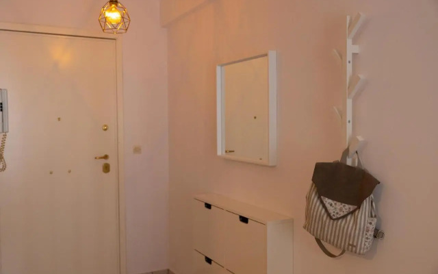 Spacious apartment close to the sea and the city center