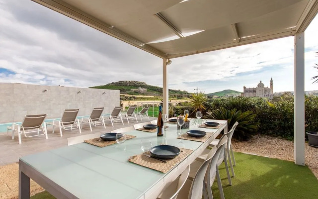 Twilight Gozitan Farmhouse With Pool