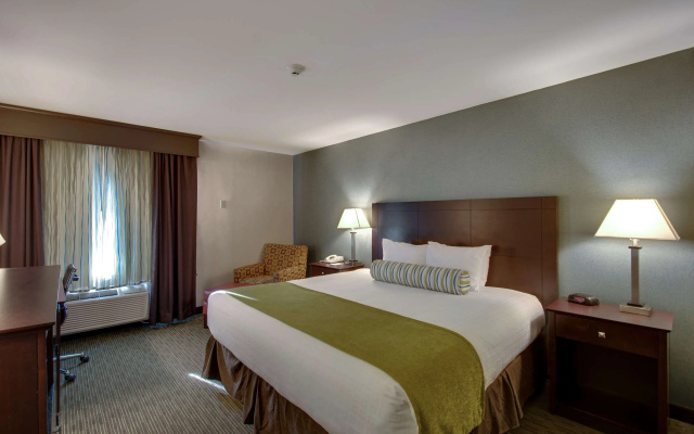 Best Western Plus The Inn at Hampton