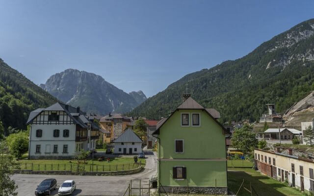 Cave del Predil Lovely Apartments