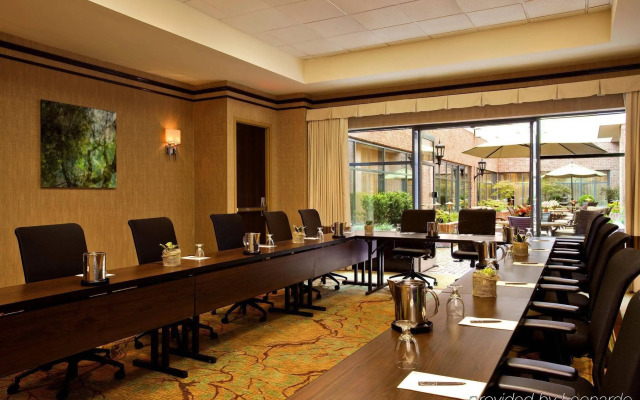 Sheraton Suites Old Town Alexandria