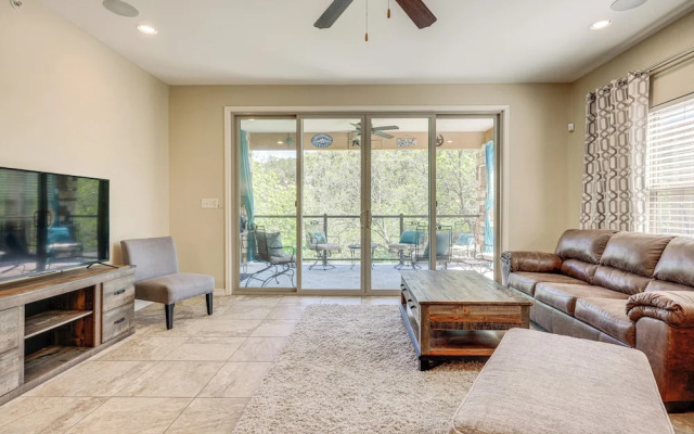 'rio Vista' Condo: Direct Guadalupe River Access!