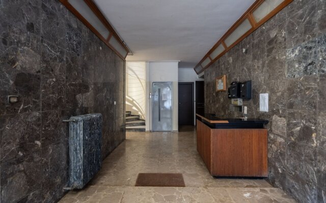 Elegant And Fresh Apt In Hip Pagrati