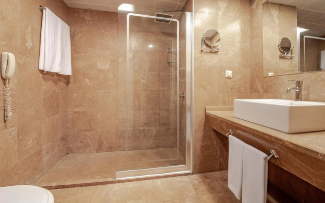 Faros Premium Beach Hotel
