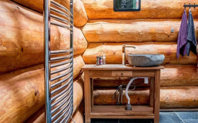 Spacious Holiday Home With Internet
