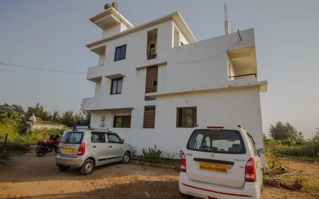 OYO 24768 Home Beach View Stay Morjim
