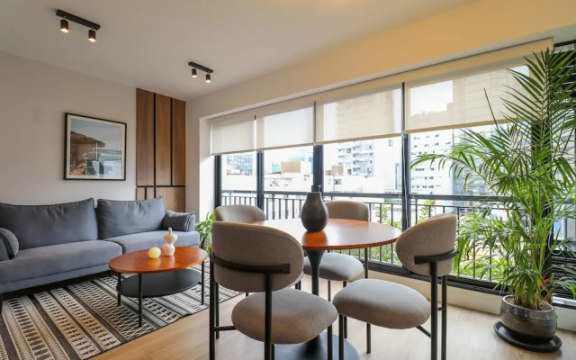 w Phenomenal 2BR With Balcony in San Isidro