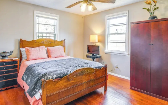 Cozy Memphis Vacation Rental Near Beale Street!