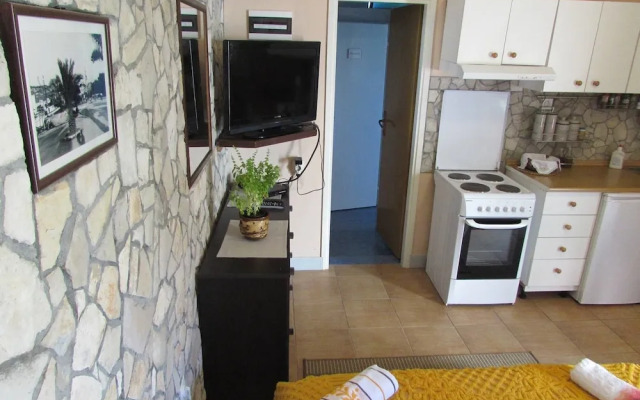 Charming Unique Apartment For 4