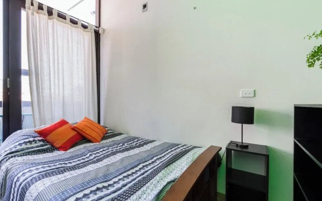 Melbourne Skyline Suite CBD with views