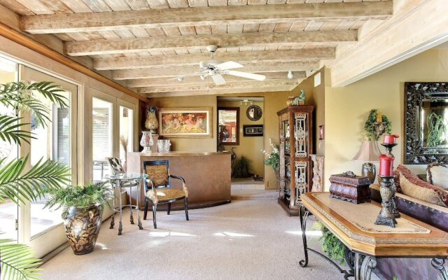 Ellen's Paradise Retreat