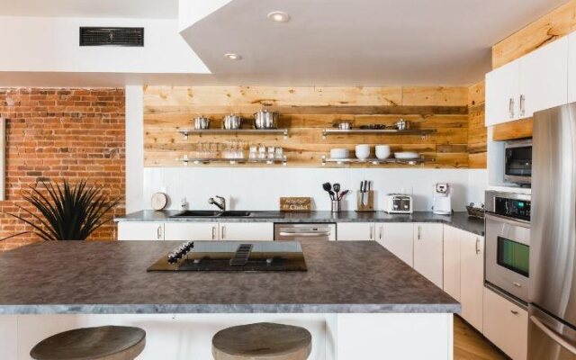 MTLVacationRentals - The City Chalet