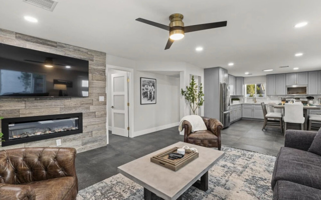 Montecito Luxe 3-villa Retreat w Pool Courtyard