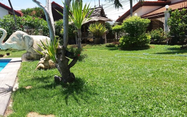 Baan Laksee Pool Villa