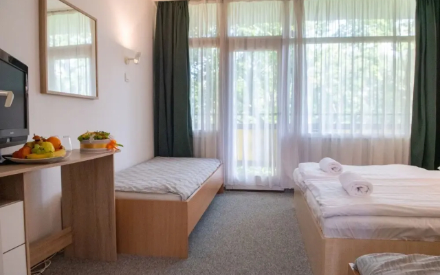 CE Napfény Hotel