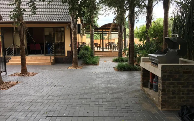 Riverton Manor