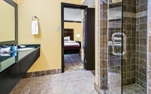 Crowne Plaza Suites Houston - Near Sugar Land