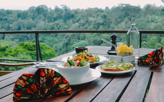 Kaliwa Lodge