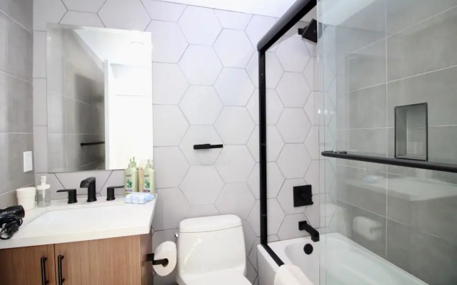 Los Angeles Villas 3BR 3BT Parking