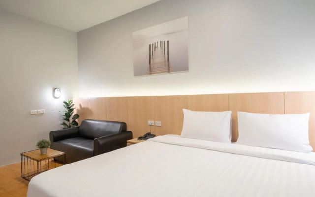 The Arbern Hostel x Bistro