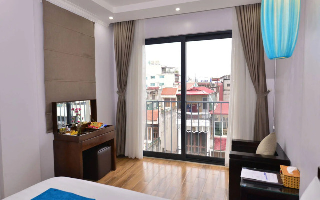 Bella Premier Hotel & Rooftop Skybar