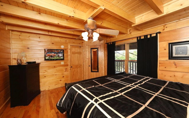 Blessed Nest - Four Bedroom Cabin