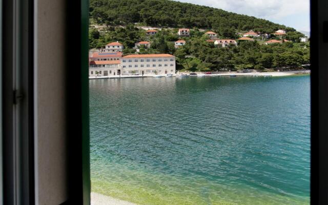 Beautiful Holiday Home on the Island Brac, With the Sea and a Small Beach in Front of the Door