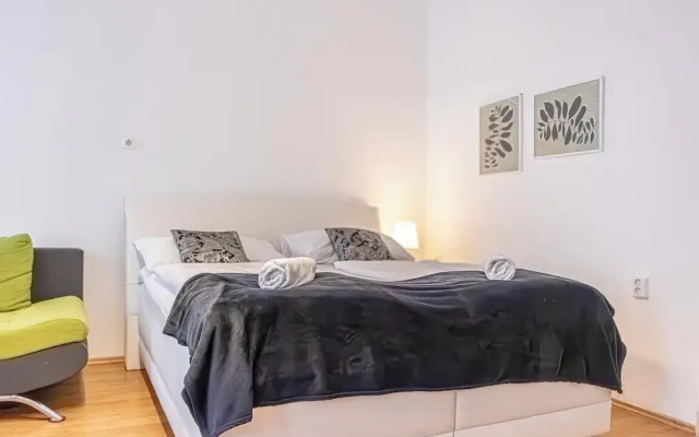 Cozy 2BR Apt With Excellent Connectivity