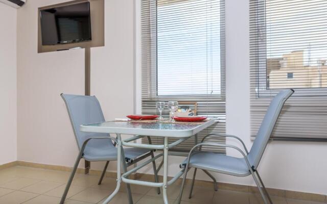 Sergios Apartments 4