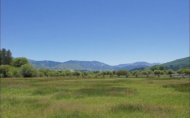 Field And Stream 4 Bedroom Home