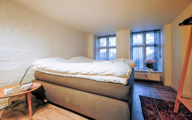 Sanders Lake - Pleasant 2-bdr Apt in City Center