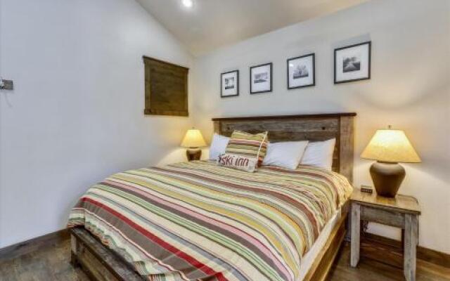 Highwood Hideaway Apartment