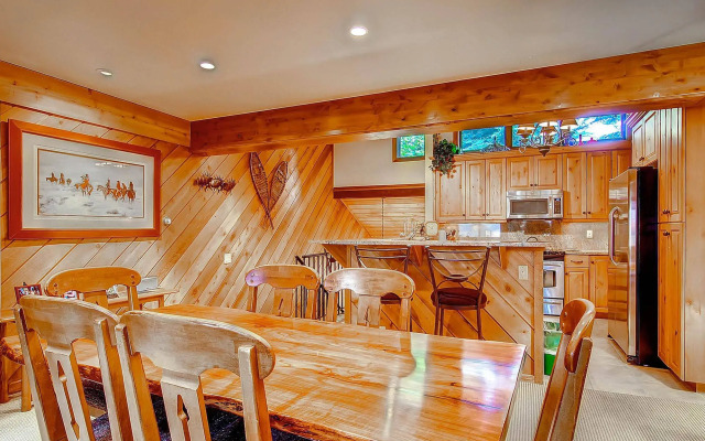 Ridgepoint Townhomes by East West Hospitality