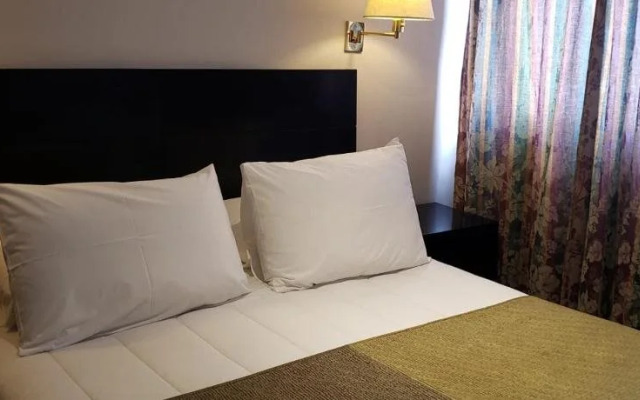 Hotel Gavina Express