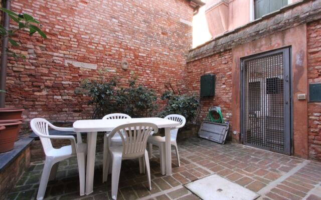 City Apartments - Leonardo