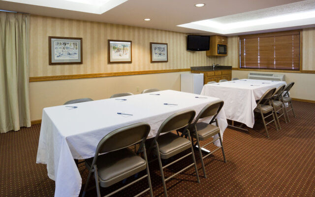 AmericInn by Wyndham Eau Claire