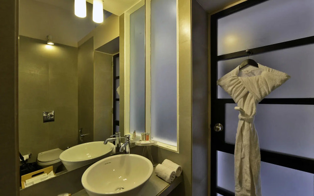 Whispering Palms Beach Resort
