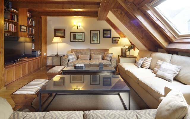 Era Garona by FeelFree Rentals