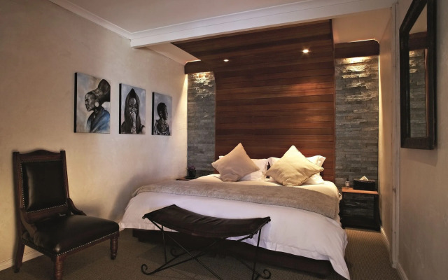 African Violet Guest Suites