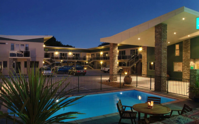 Emerald Spa Motor Inn