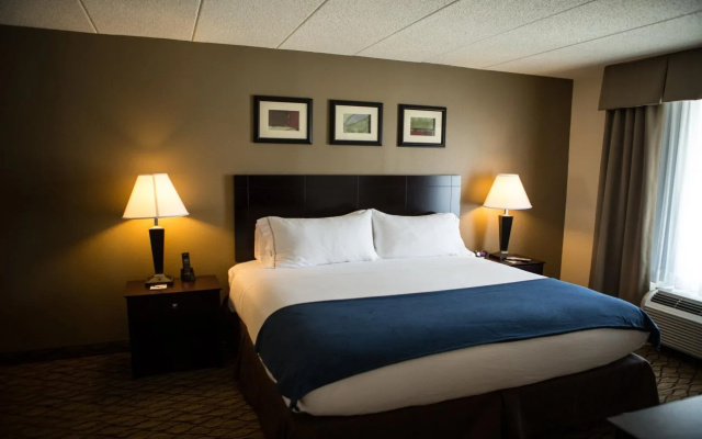 Holiday Inn Express & Suites Milford by IHG